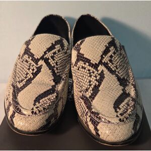 Vince Camuto Jendeya2 Snake Print Leather Loafers Women's 8.5M